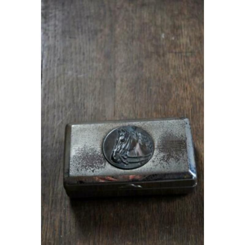 Oud sigarendoosje met paard