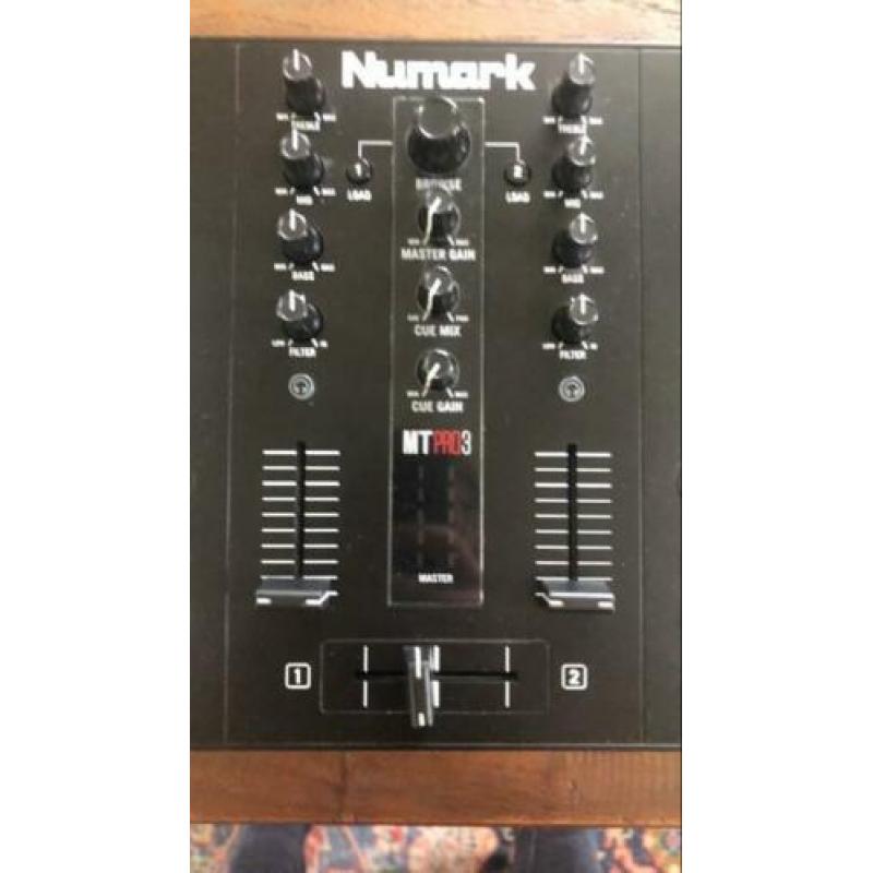 Numark mixtrack pro 3