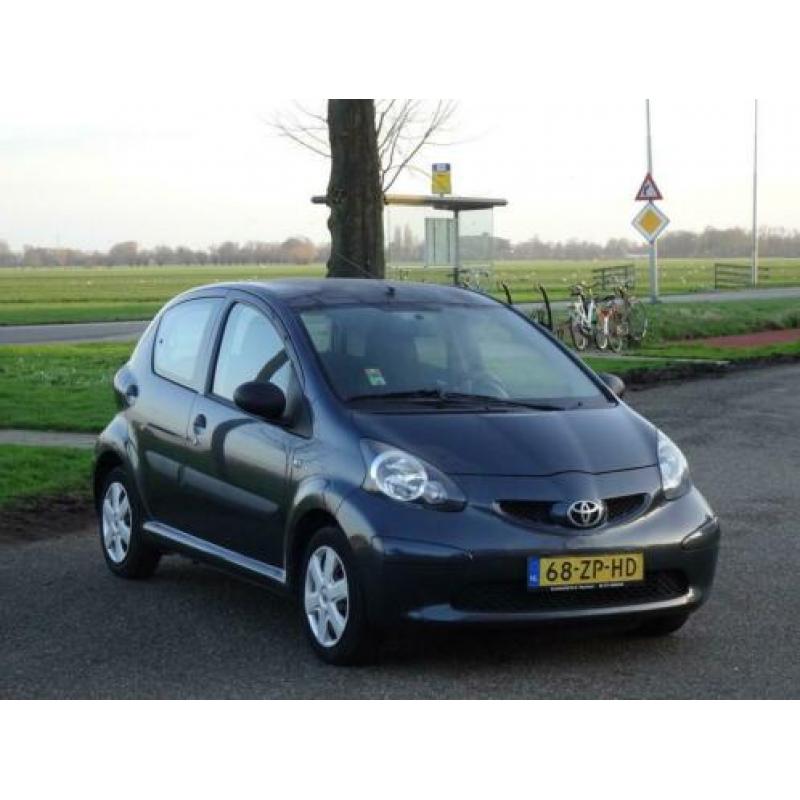 Toyota Aygo 1.0-12V * Stuurbekrachtiging * Nw-Type 5Drs * SA