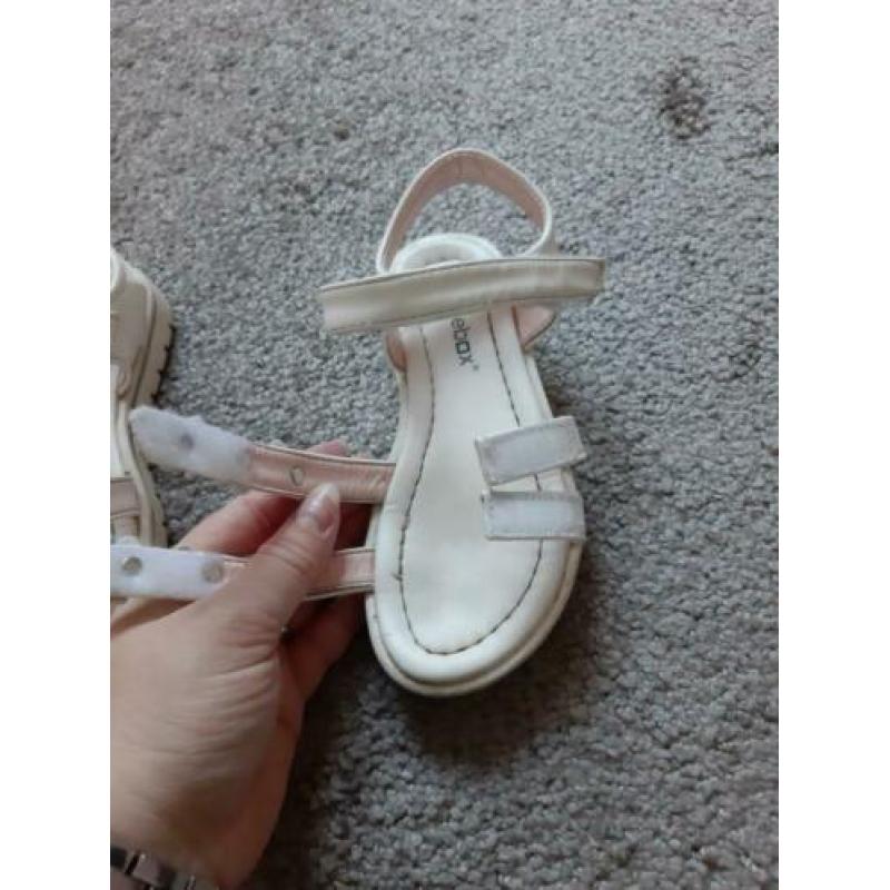 Sandalen maat 28
