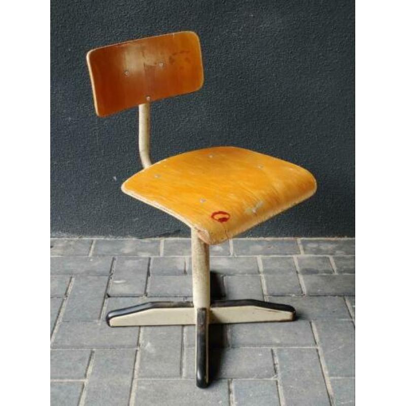Vintage industriële kinderstoeltje retro stoeltje kind