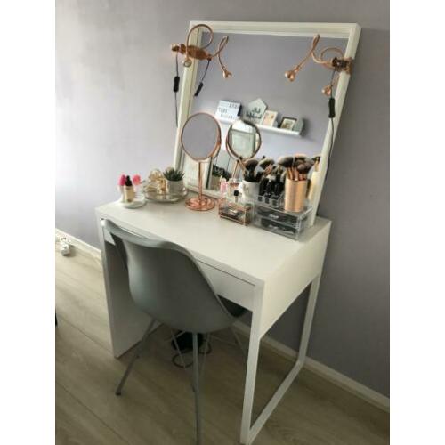 Ikea Micke bureau + Nissedal spiegel