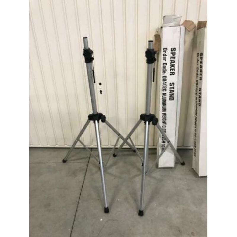 2 aluminium speaker standaards