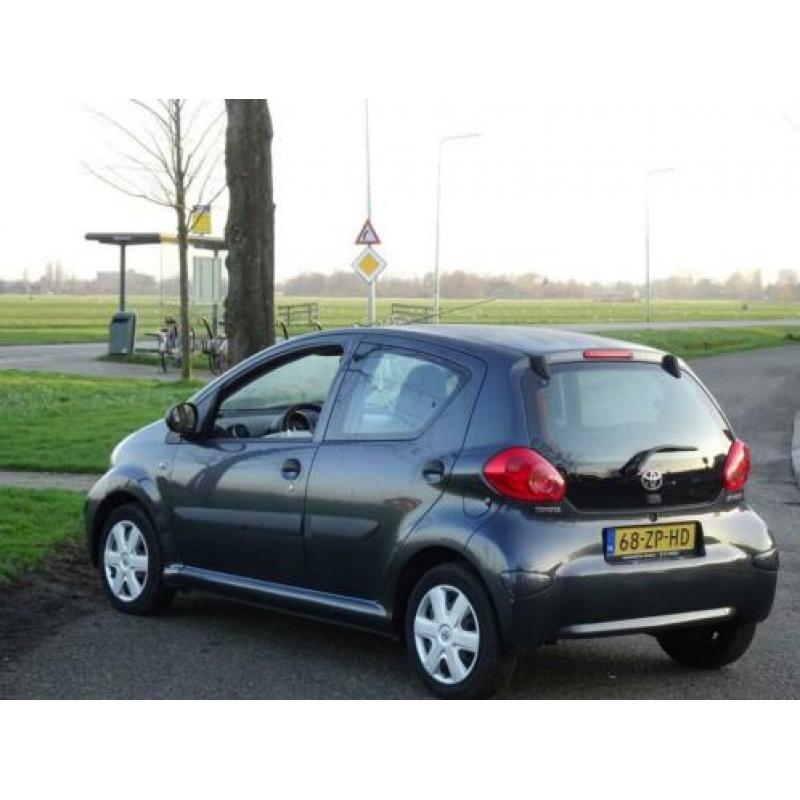 Toyota Aygo 1.0-12V * Stuurbekrachtiging * Nw-Type 5Drs * SA
