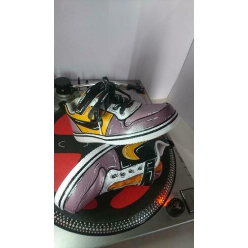 Cartoon custom Nike 'mt 33