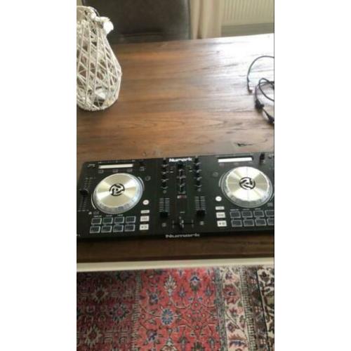 Numark mixtrack pro 3
