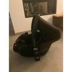 Pebble van maxicosi inclusief familyfix (isofix)