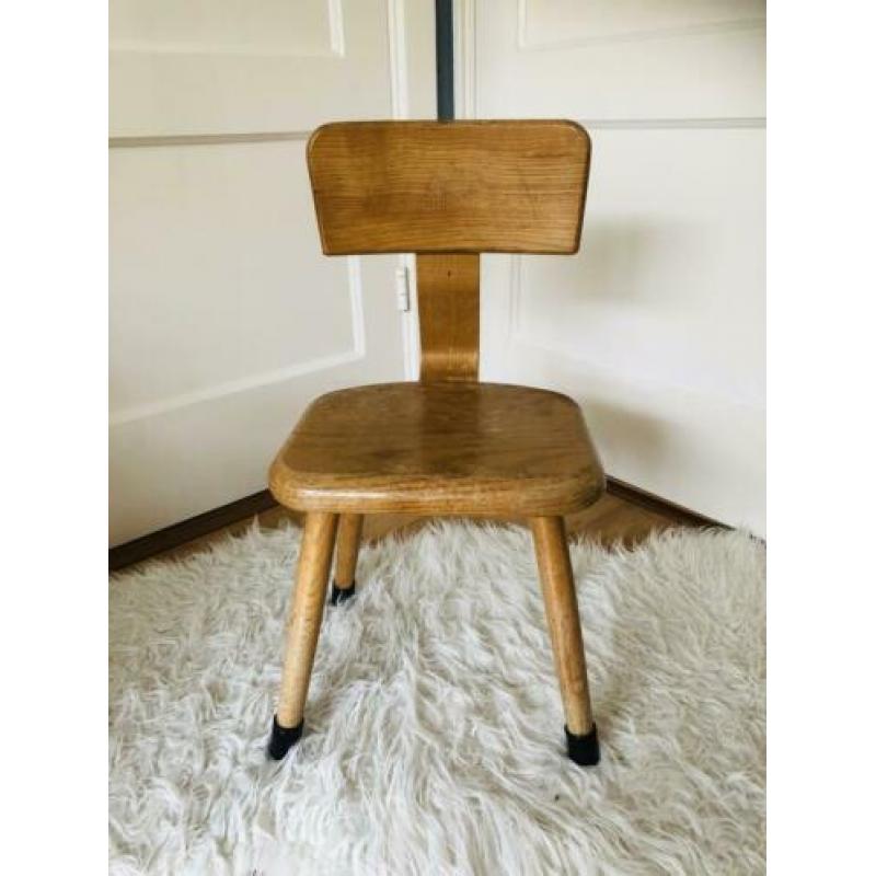 Vintage schoolstoeltjes school stoeltje retro kleuter peuter