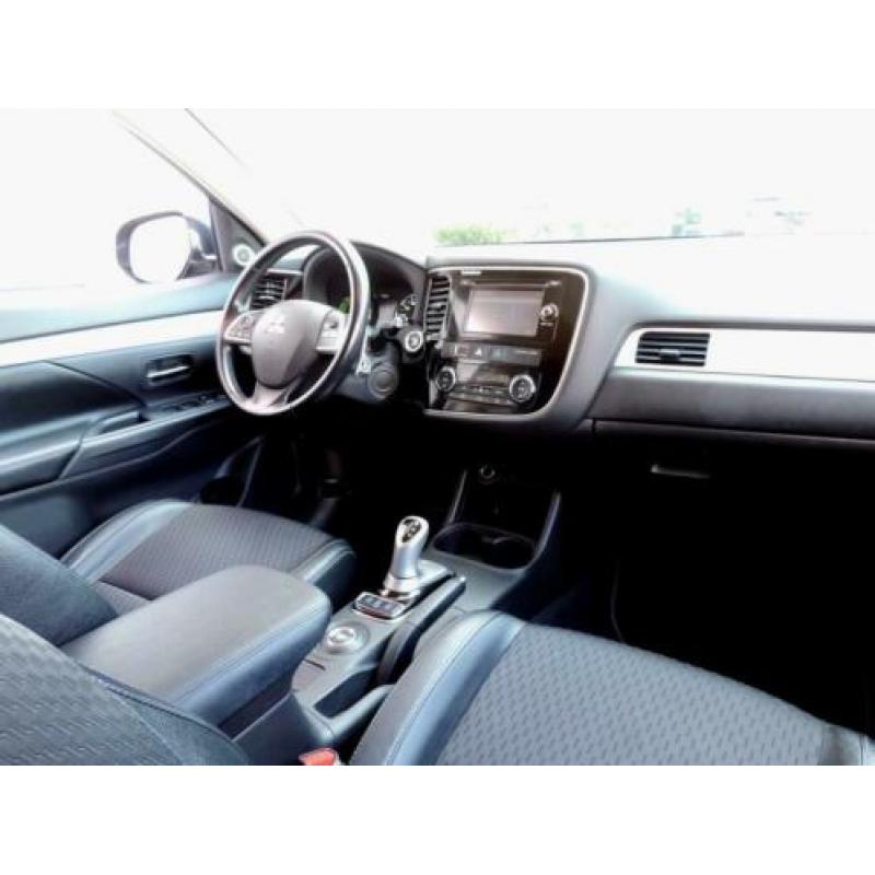 Mitsubishi Outlander 2.0 PHEV 4WD Intense + Aut (leer,navi,x