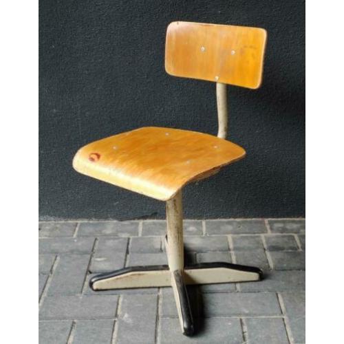 Vintage industriële kinderstoeltje retro stoeltje kind