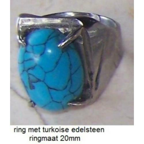 Diverse Indonesische ringen met halfedelsteen