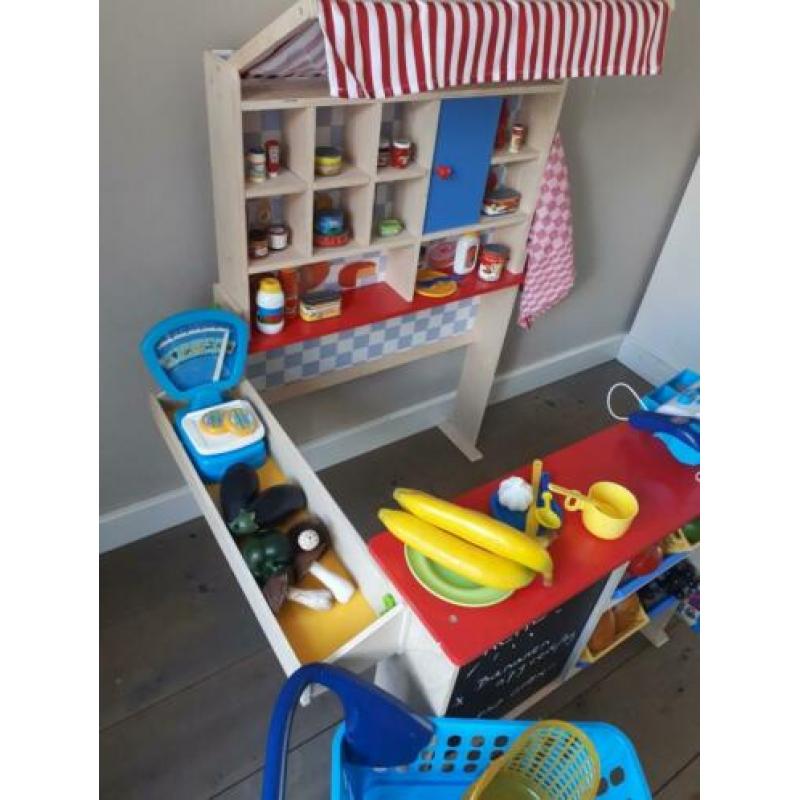 Houten kinder winkeltje incl veel spullen ZGAN