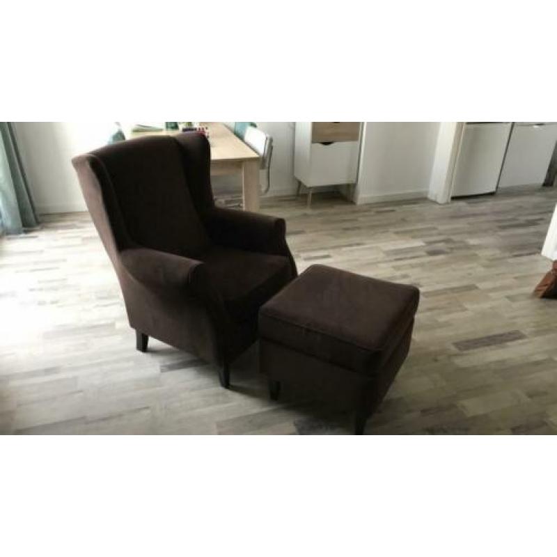 Fauteuil met hocker
