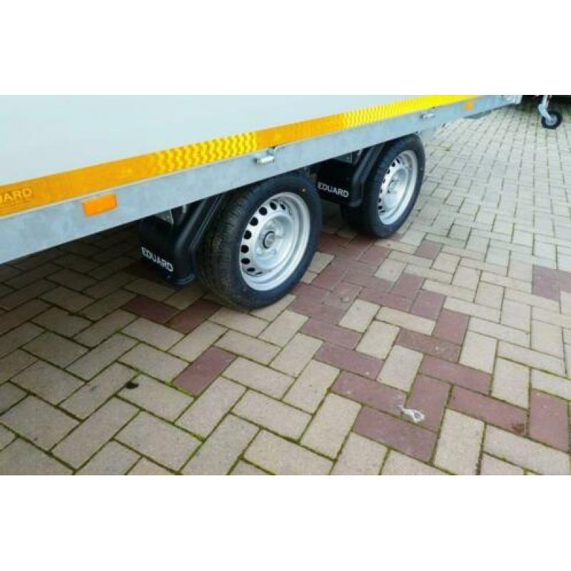 Bij Eemsned nieuw model Eduard plateau 3,50 mtr lang!