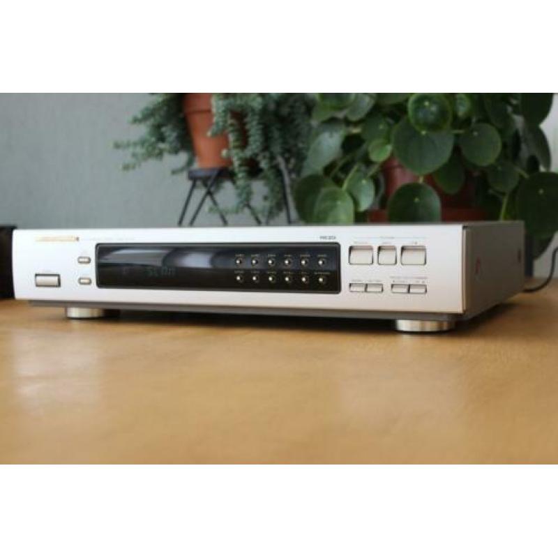 Marantz ST-57 Synthesized Stereo Tuner