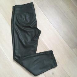 Brax broek in lederlook. Khaki, mt 40.