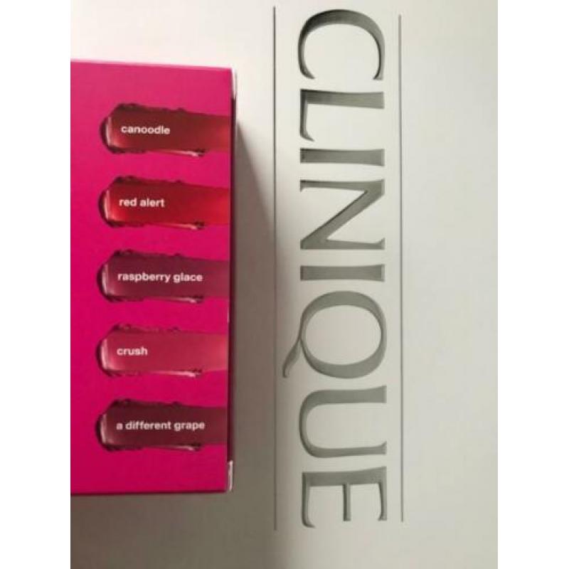 Clinique Dramatically Different Lipstick - de laatste 4!