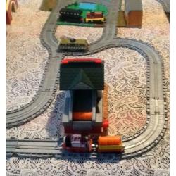Thomas de Trein baan T48 o.a. Shipping Company. Veel treinen