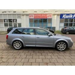 Audi A4 Avant 2.5 TDI quattro Pro Line