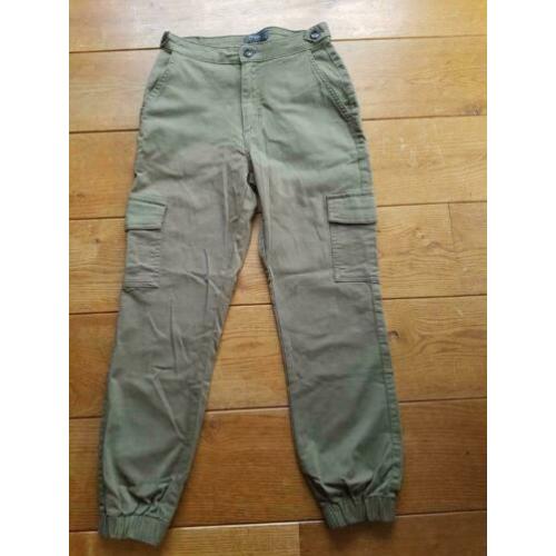 stoere legergroene broek model cargo maat 32