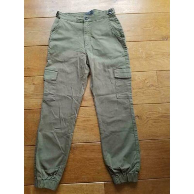 stoere legergroene broek model cargo maat 32