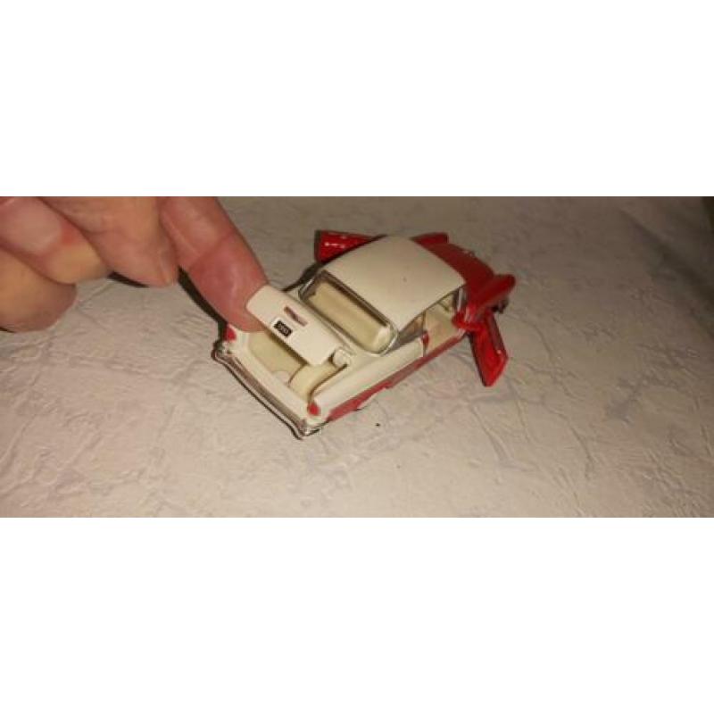 modelauto 1:43 Road Champs Chevrolet Bel Air 1955 retro