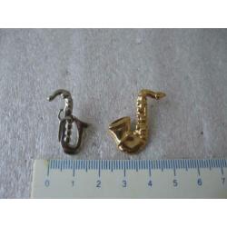 2 Mooie SAXOFOON spelden met sluit clip