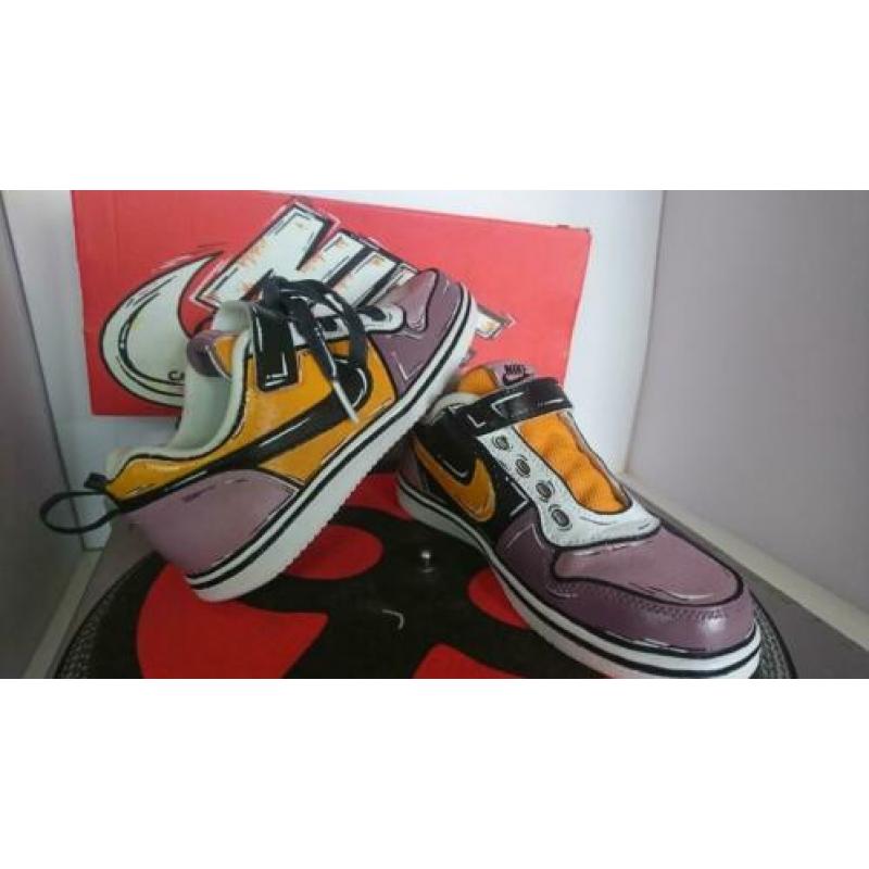 Cartoon custom Nike 'mt 33