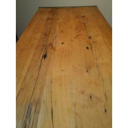 mooie set hoge eettafel met 6 lederen krukken