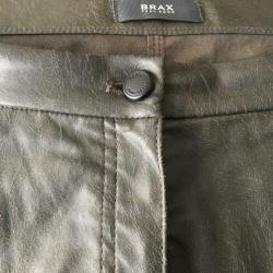 Brax broek in lederlook. Khaki, mt 40.