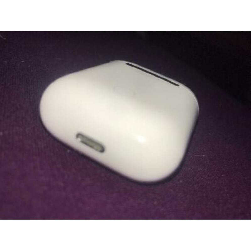 Originele AirPods met oplader.