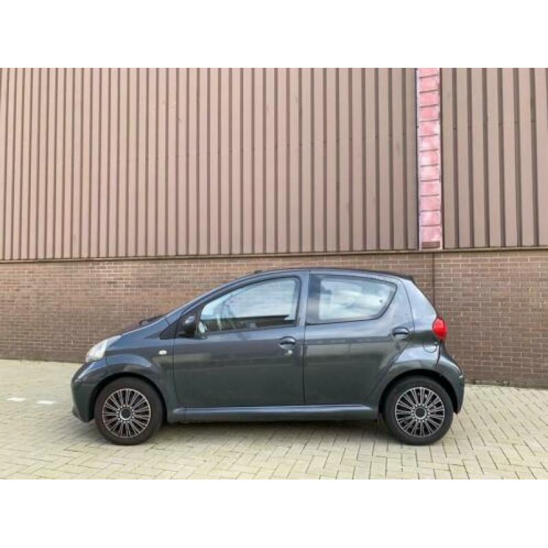 Toyota Aygo 1.0-12V 5drs Airco APK t/m 12-2020