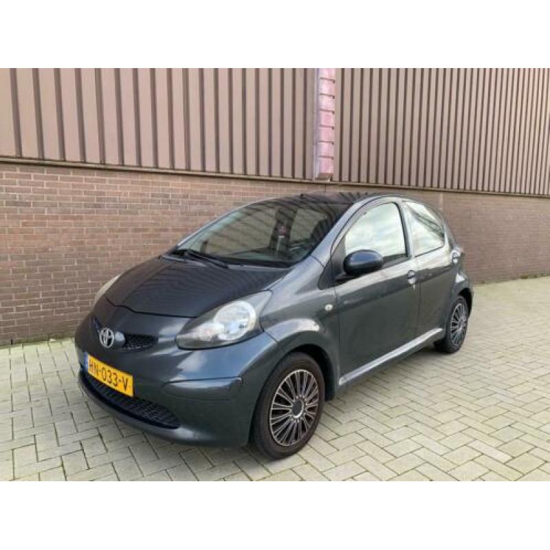 Toyota Aygo 1.0-12V 5drs Airco APK t/m 12-2020