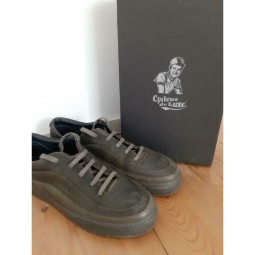 Nieuw leren sportschoen/ sneakers mt.43