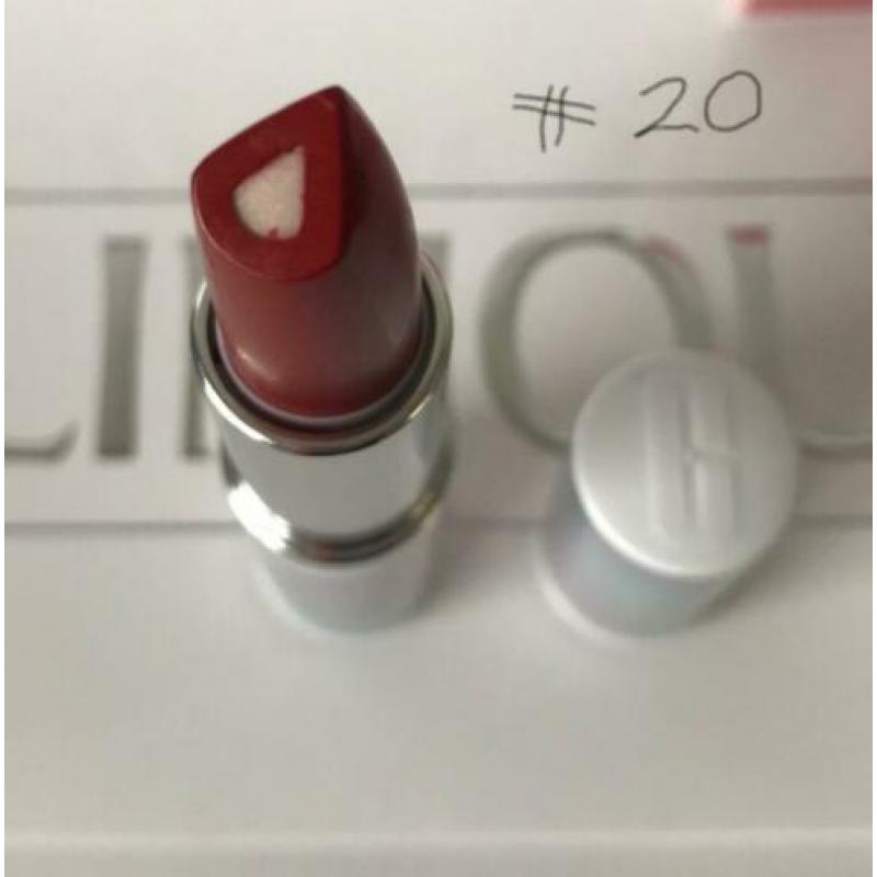 Clinique Dramatically Different Lipstick - de laatste 4!