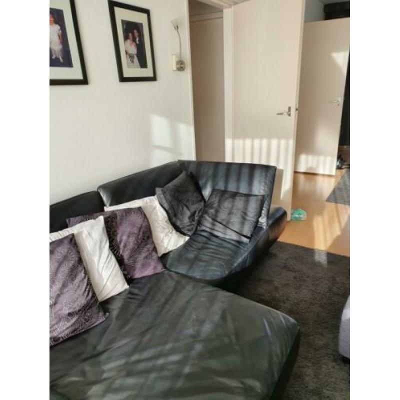 Modern complete inboedel zwart leer bank fauteuil eettafe