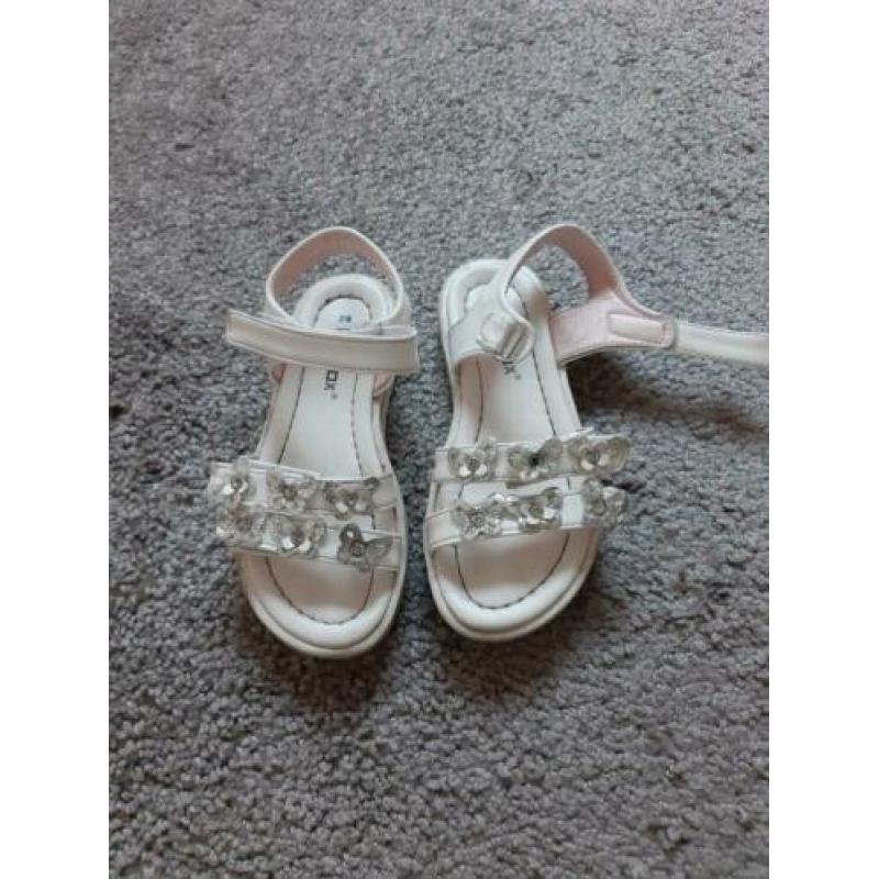 Sandalen maat 28