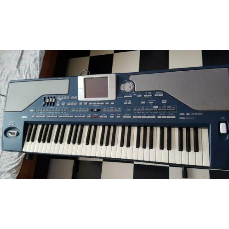 Korg pa800 bijna nieuwe laatste versie