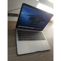 Apple macbook pro 13 retina i5 8GB 268GB SSD 2017 zeer net
