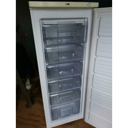 vrieskast whirlpool 6 lades wv1510w