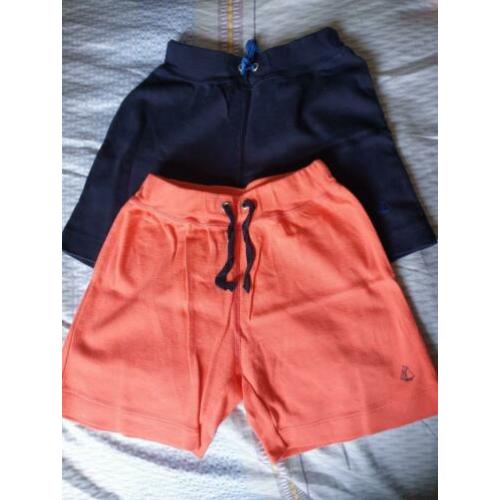 Twee joggingbroekjes kort Petit Bateau 3jr 94cm