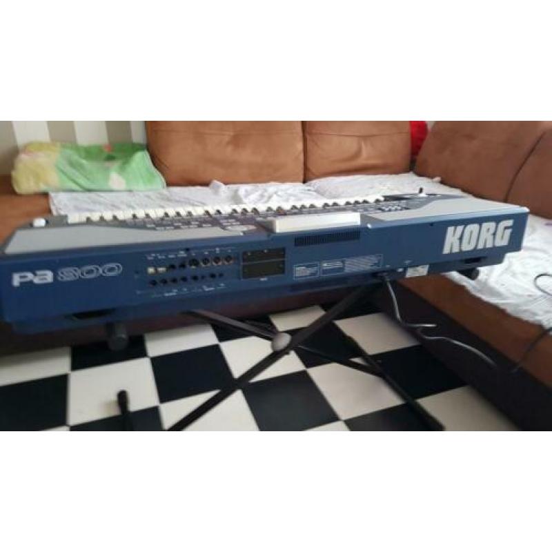 Korg pa800 bijna nieuwe laatste versie