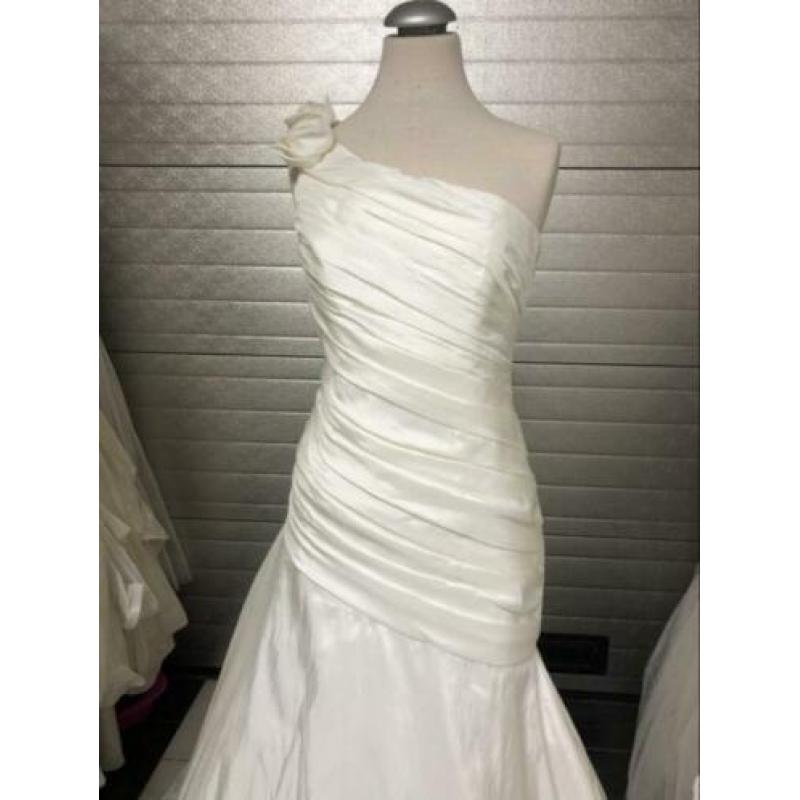 nieuw mori lee merk bruidsjurk 38-40 maat