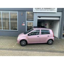 Daihatsu Cuore 1.0-12V Tokyo AUTOMAAT met NAP en een nieuwe