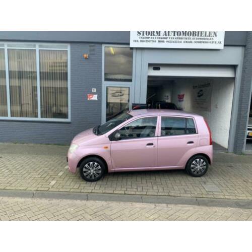 Daihatsu Cuore 1.0-12V Tokyo AUTOMAAT met NAP en een nieuwe