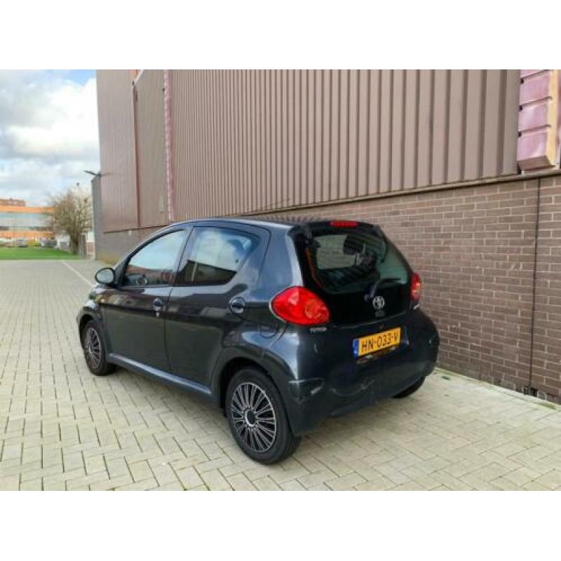 Toyota Aygo 1.0-12V 5drs Airco APK t/m 12-2020