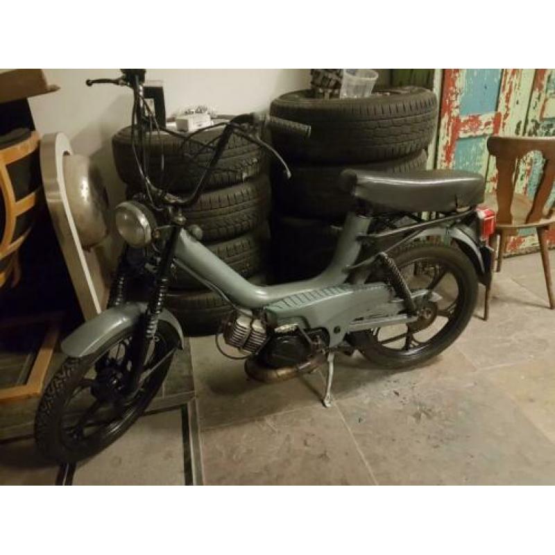 Tomos.