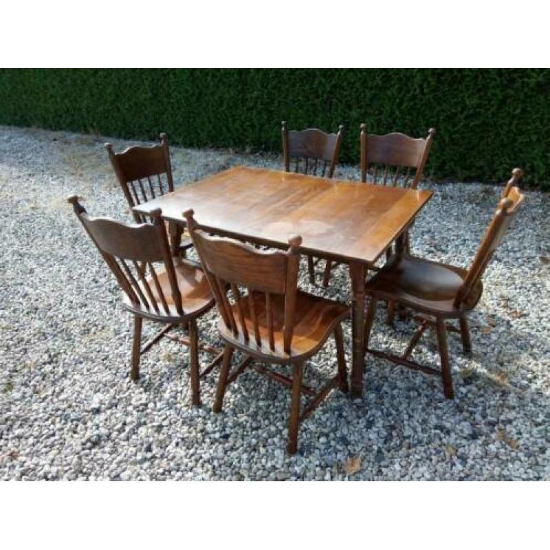377, 6 persoons eethoek gemaakt van essenhout te koop.