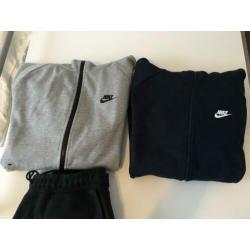 Mooie Nike tech fleece vesten en broek ***OPRUIMING***