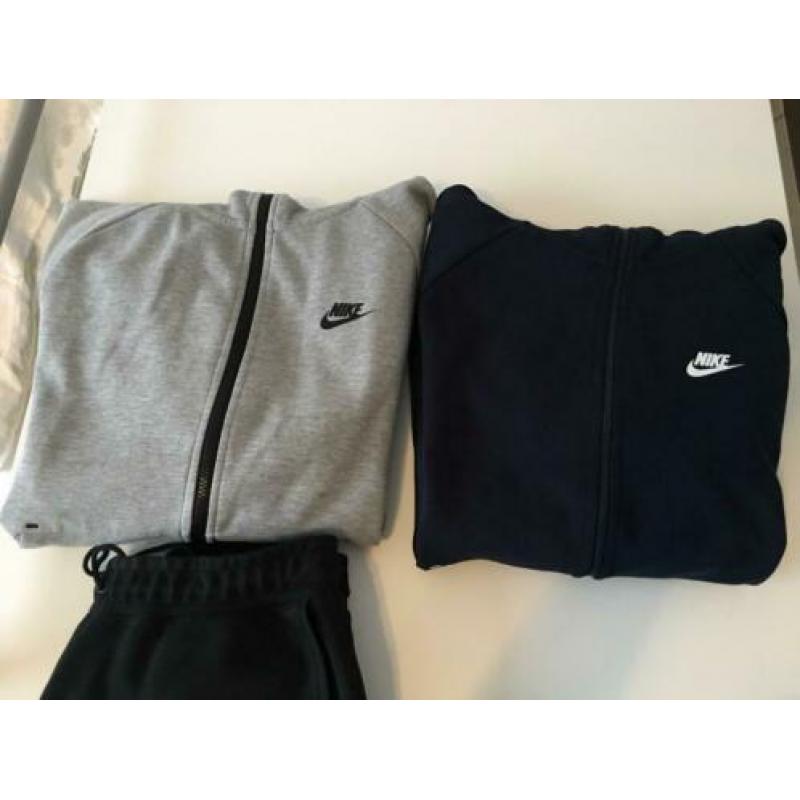 Mooie Nike tech fleece vesten en broek ***OPRUIMING***